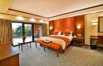 kampala serena