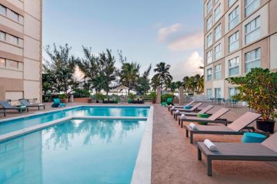 Courtyard by Marriott Nassau Downtown/Junkanoo Beach 4* | WEBSITE ...