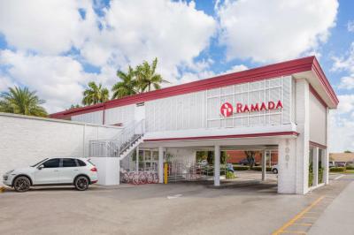 Marlins Store Hits a Home Run at Miami International Airport - Racked Miami